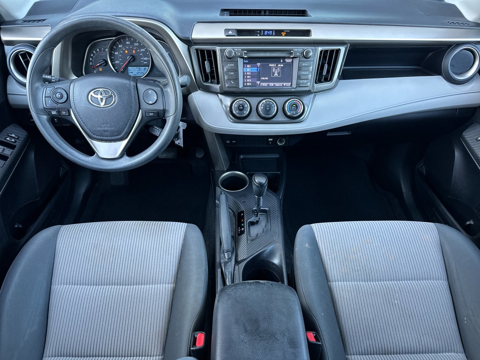 Used 2015 Toyota RAV4 LE FWD image 13