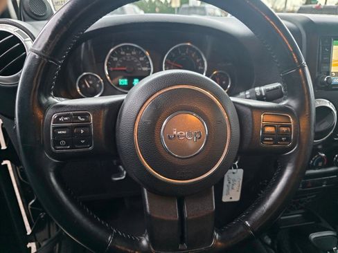 Used 2012 Jeep Wrangler Rubicon w/ Dual Top Group image 9