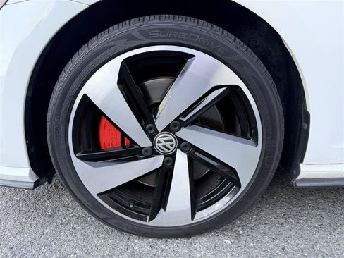 Used 2020 Volkswagen GTI SE FWD image 9