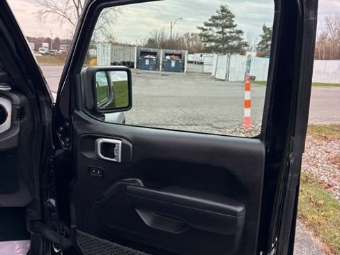 Used 2024 Jeep Wrangler Willys image 16