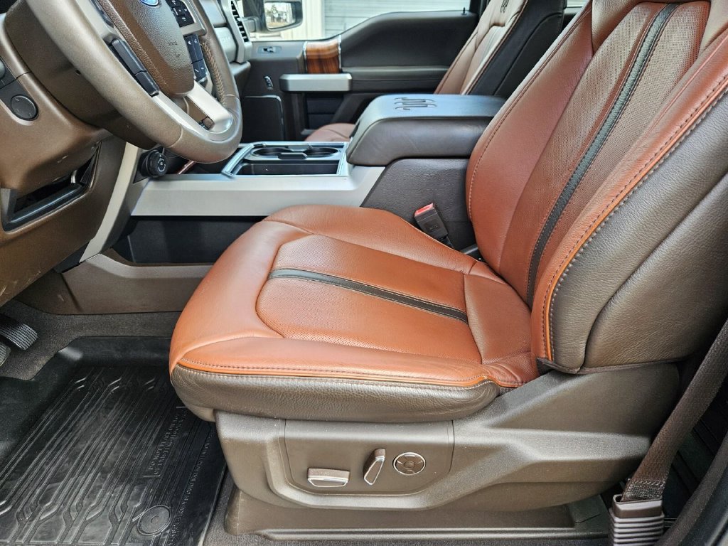 Used 2020 Ford F250 King Ranch w/ King Ranch Ultimate Package AWD/4WD image 17