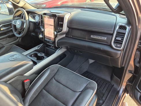 Used 2025 RAM 1500 Laramie w/ Sport Appearance Package AWD/4WD image 35