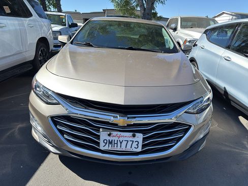 Used 2024 Chevrolet Malibu LT FWD image 2