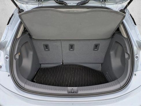 Used 2018 Chevrolet Bolt LT image 6