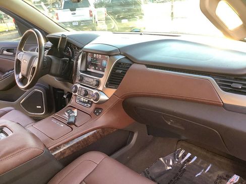 Used 2015 Chevrolet Suburban LTZ image 40