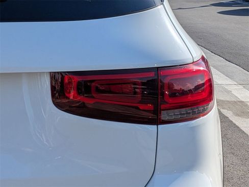 Used 2023 Mercedes-Benz GLB 250 GLB 250 image 23