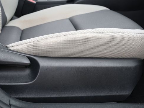 Used 2024 Toyota Corolla LE image 27