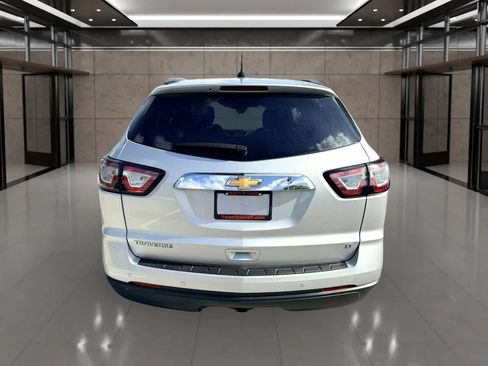 Used 2017 Chevrolet Traverse LT FWD image 4