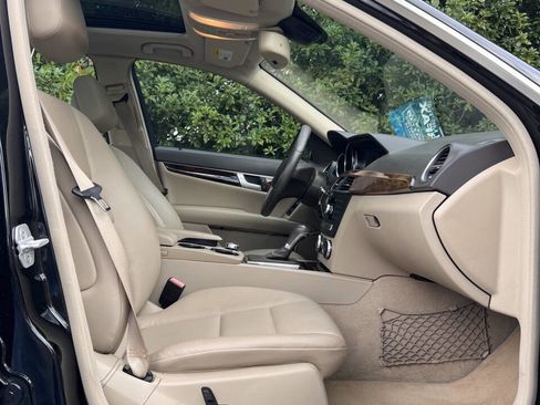 Used 2014 Mercedes-Benz C 250 Sedan image 17