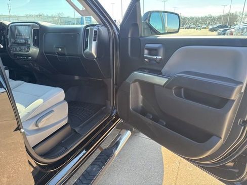 Used 2018 Chevrolet Silverado 1500 LT w/ All Star Edition image 49