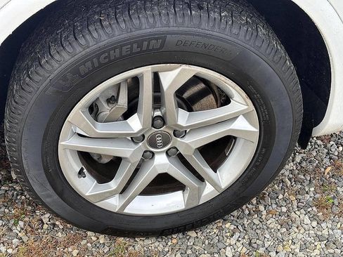 Used 2019 Audi Q5 2.0T Premium w/ Convenience Package image 12