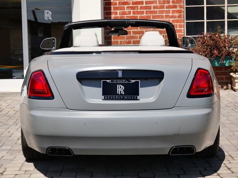 Used 2020 Rolls-Royce Dawn RWD image 21
