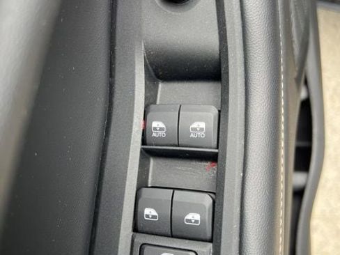 Certified 2023 Jeep Grand Cherokee Laredo w/ Luxury Tech Group I AWD/4WD image 19