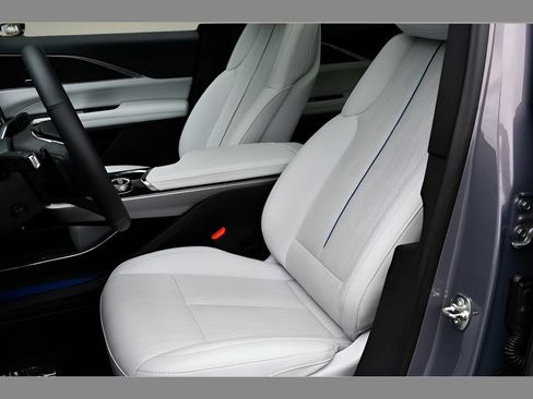 Certified 2024 Cadillac Lyriq Sport AWD/4WD image 14