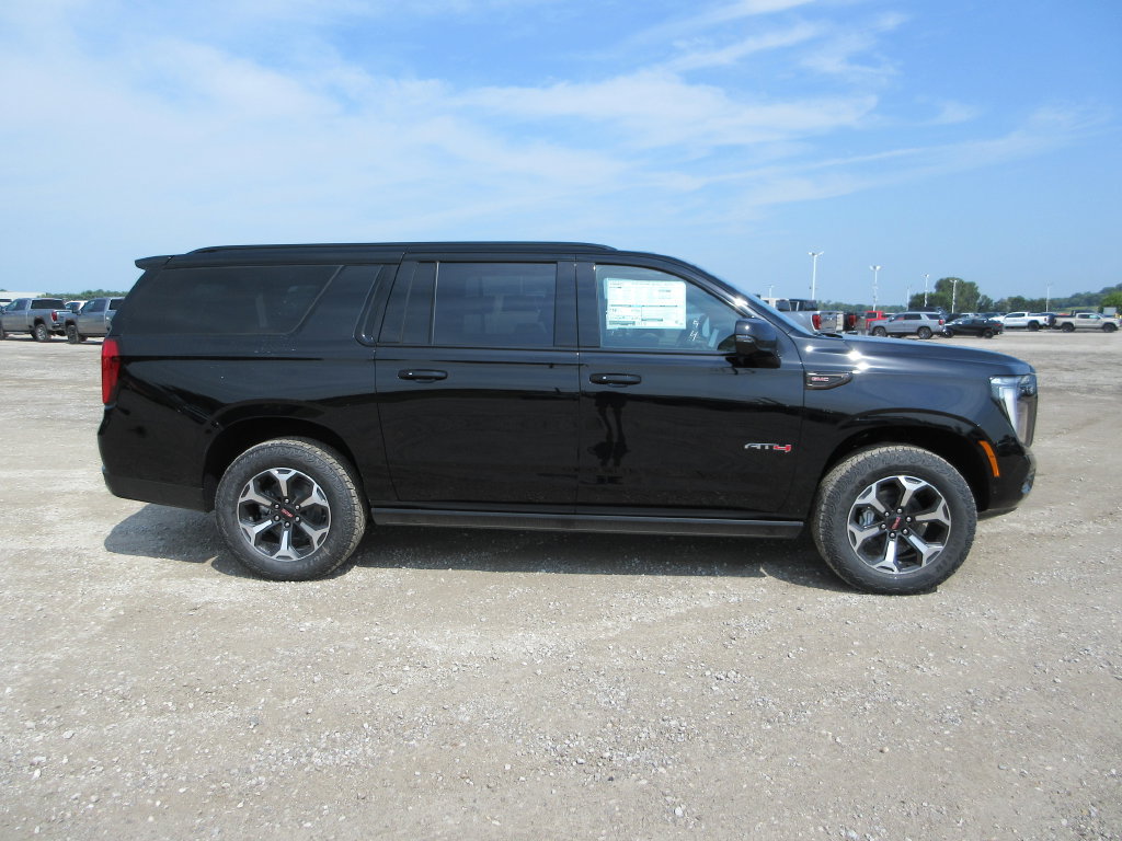 New 2026 GMC Yukon XL AT4 Ultimate AWD/4WD image 3