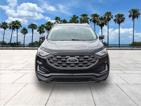Used 2019 Ford Edge Titanium w/ Cargo Accessory Package image 3