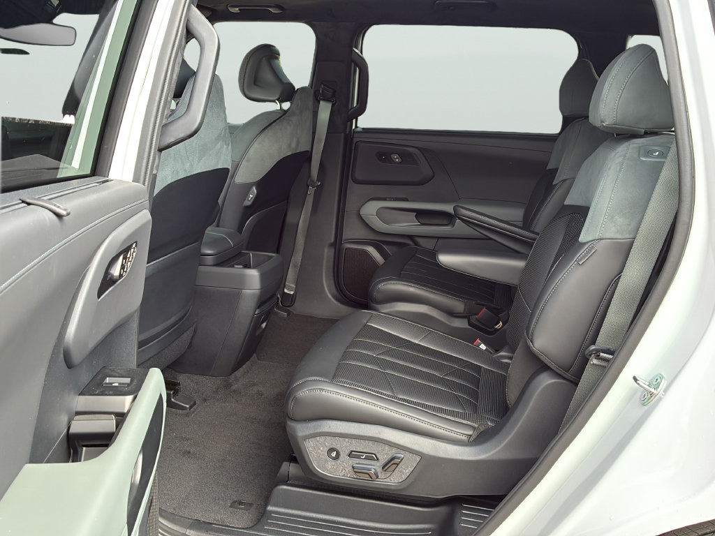 New 2027 Kia Telluride X-Line SX Prestige w/ Executive Package AWD/4WD image 16