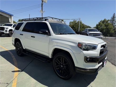 Used 2020 Toyota 4Runner Nightshade AWD/4WD image 4