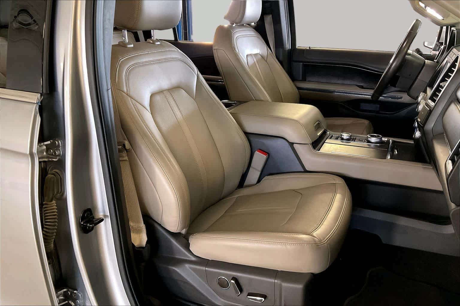 Used 2021 Ford Expedition Limited AWD/4WD image 8