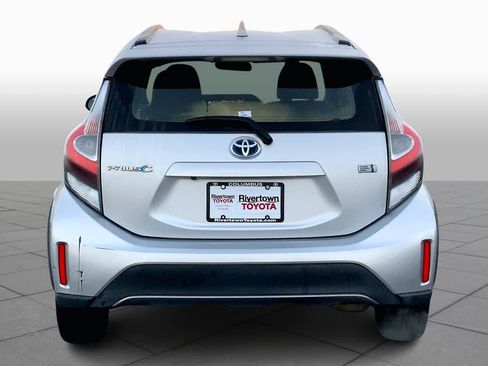 Used 2019 Toyota Prius C image 4