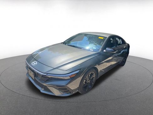 Used 2026 Hyundai Elantra Sport FWD image 9