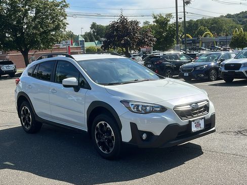 Certified 2022 Subaru Crosstrek 2.0i Premium image 2