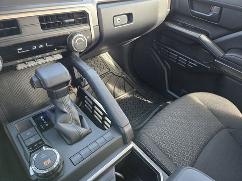 Used 2025 Toyota 4Runner SR5 AWD/4WD image 13