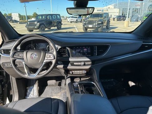 Used 2024 Buick Enclave Premium image 38