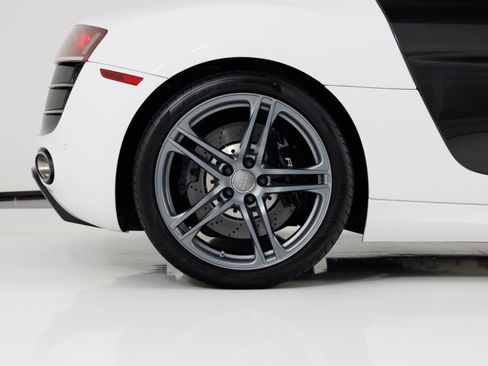 Used 2012 Audi R8 V10 AWD/4WD image 11