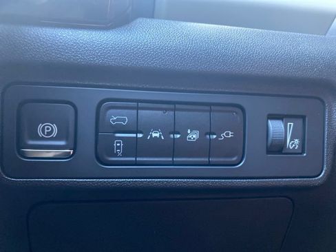 Used 2026 GMC Hummer EV SUV AWD/4WD image 18