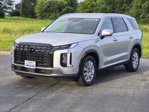 Used 2025 Hyundai Palisade SEL FWD image 3