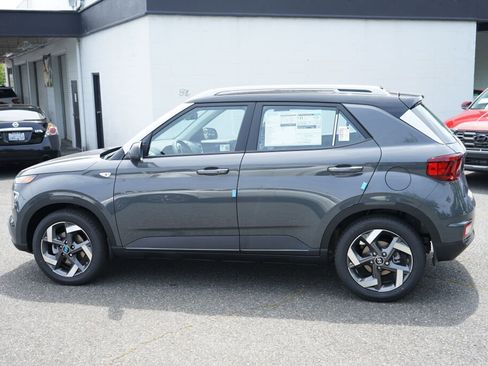 New 2025 Hyundai Venue Limited image 7