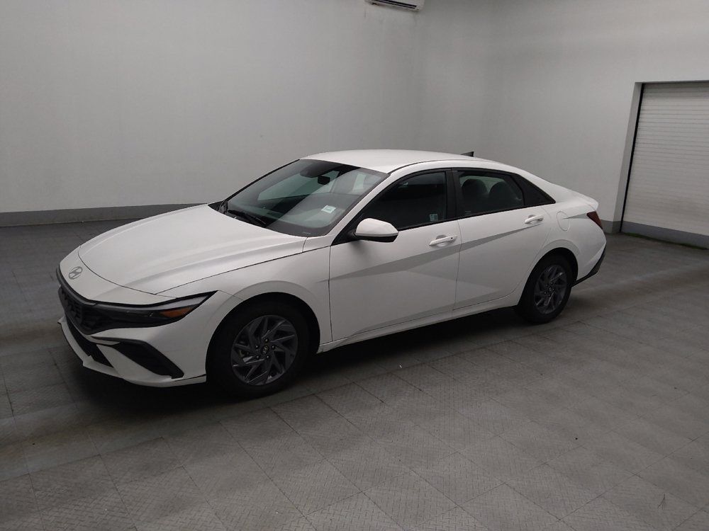 Used 2024 Hyundai Elantra SEL FWD image 2