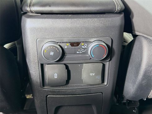 Used 2022 Ford Explorer XLT w/ Equipment Group 202A image 25