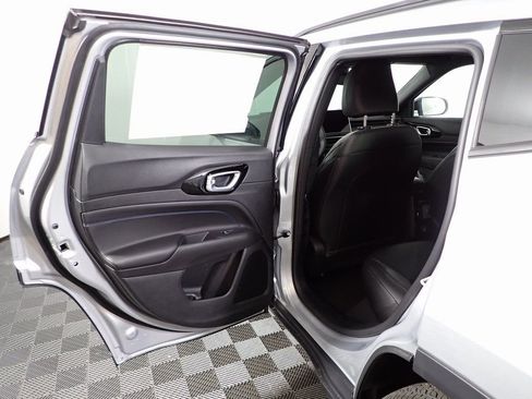 New 2026 Jeep Compass Latitude image 26