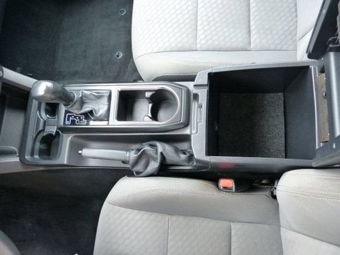 Used 2022 Toyota Tacoma SR RWD image 36