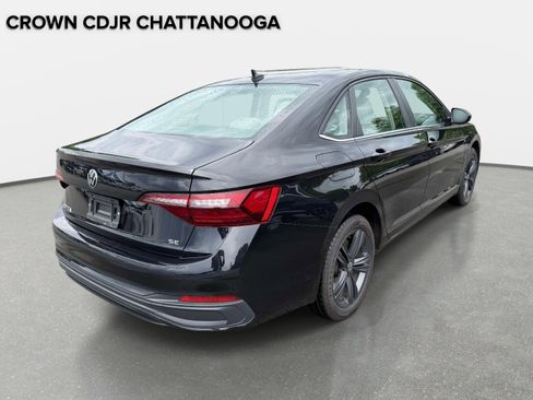 Used 2023 Volkswagen Jetta SE FWD image 6