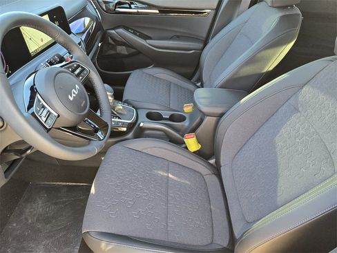 New 2026 Kia Seltos S image 9