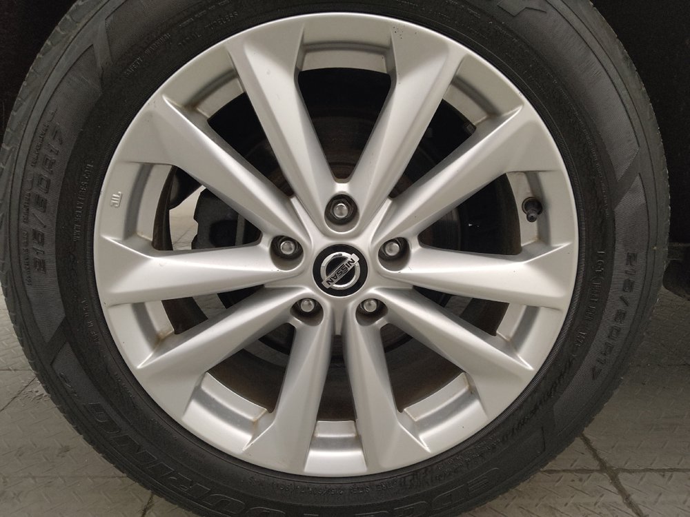 Used 2019 Nissan Rogue Sport SV FWD image 31