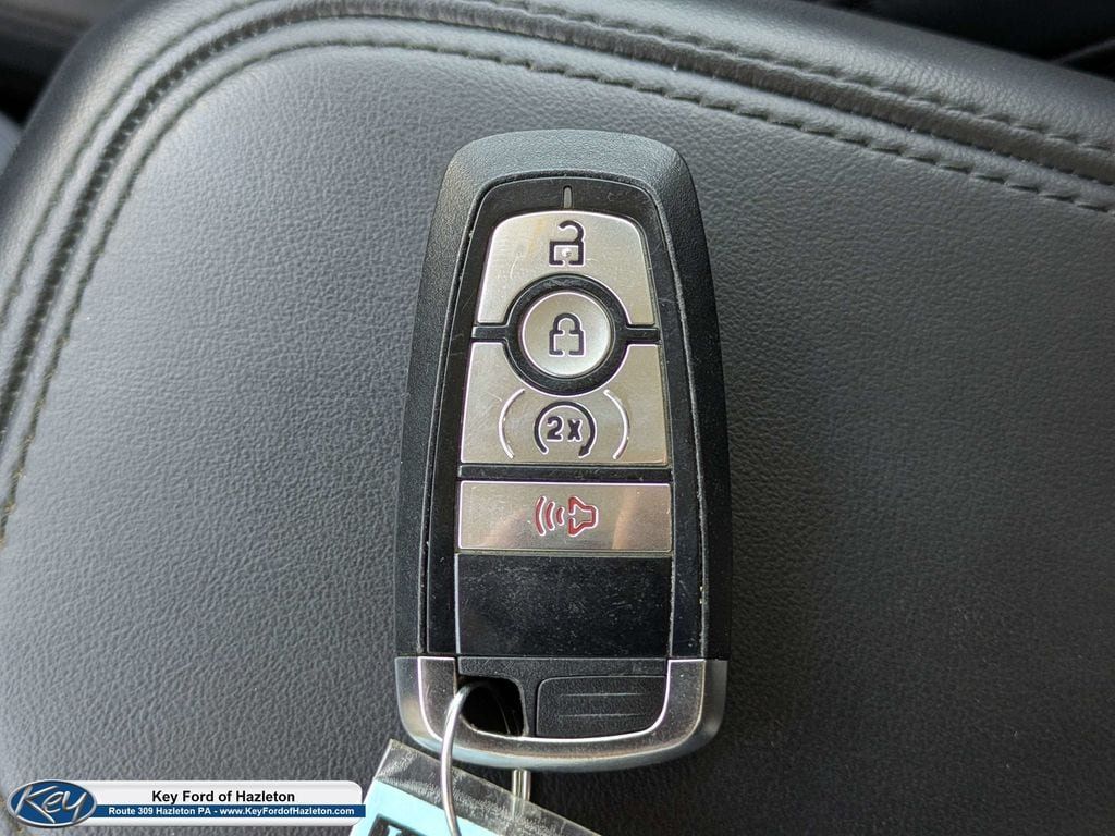 Used 2024 Ford Maverick Lariat w/ Black Appearance Package FWD image 30