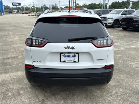Used 2019 Jeep Cherokee Latitude w/ Popular Appearance Group FWD image 6