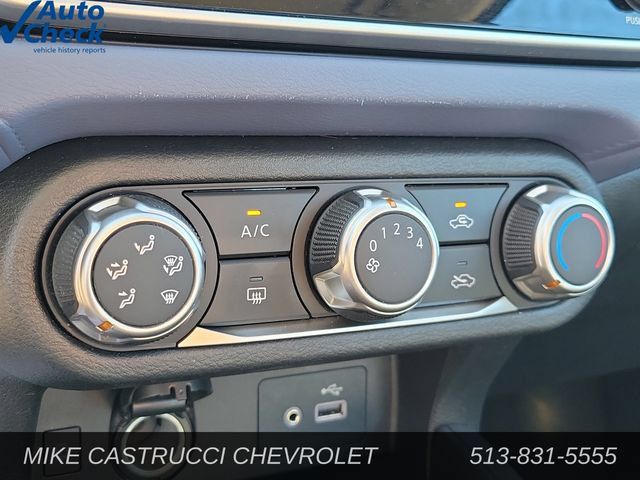 Used 2024 Nissan Versa SV FWD image 17