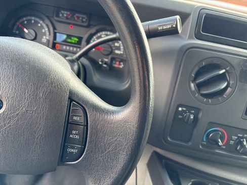 Used 2014 Ford E-250 and Econoline 250 w/ Power Group image 15