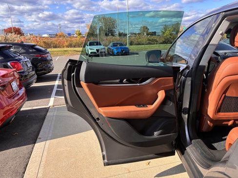 Used 2022 Maserati Levante GT image 28