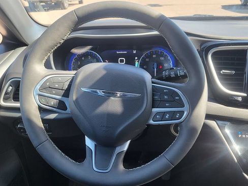 Used 2026 Chrysler Pacifica Select FWD image 34