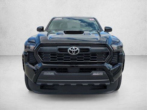 Used 2025 Toyota Tacoma TRD Sport AWD/4WD image 2