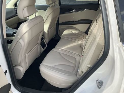 Used 2019 Lincoln Nautilus Select image 13