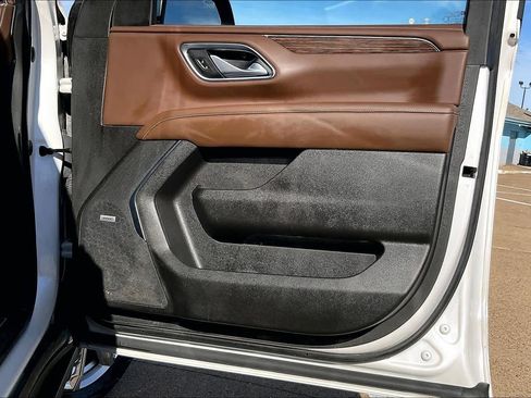 Used 2021 Chevrolet Suburban High Country image 27