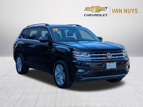 Used 2019 Volkswagen Atlas SE w/ Panoramic Sunroof Package AWD/4WD image 3