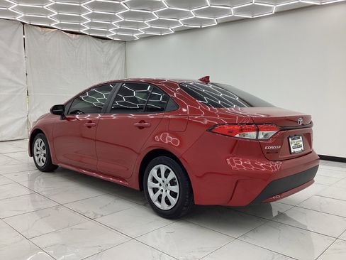 Used 2021 Toyota Corolla LE FWD image 12